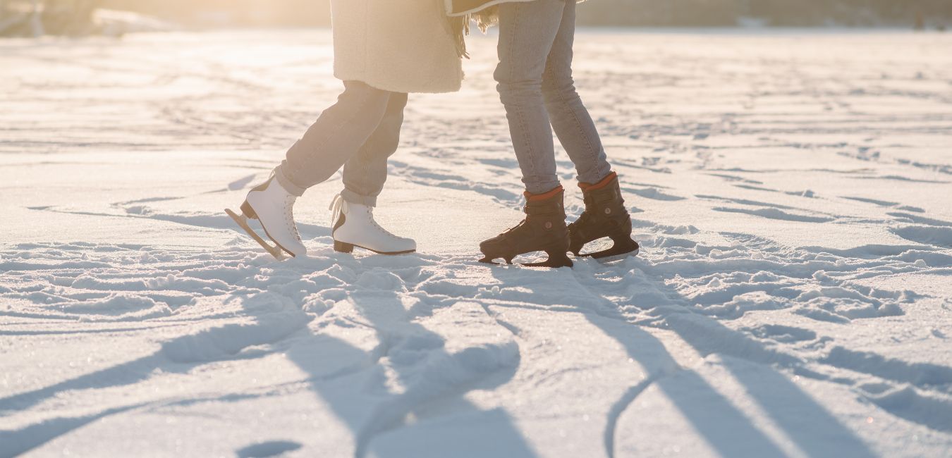 couple on Ice skating date