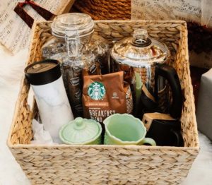 Christmas Coffee Connoisseur basket DIY basket