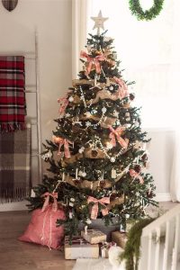Plaid ribbon Christmas tree decorations